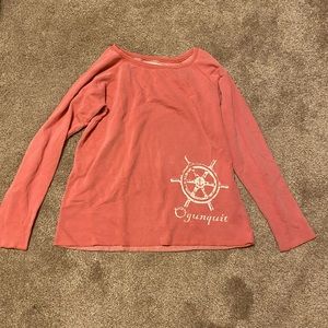 A salmon colored crew neck sweatshirt || Vineyard